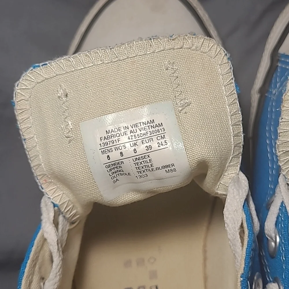 Converse - Picture 4 of 4